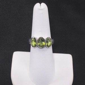 Peridot ring, sterling silver